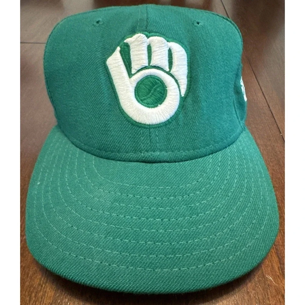 Vintage New Era Milwaukee Brewers Ball In Glove Fitted Hat Size 7 USA Wool MLB